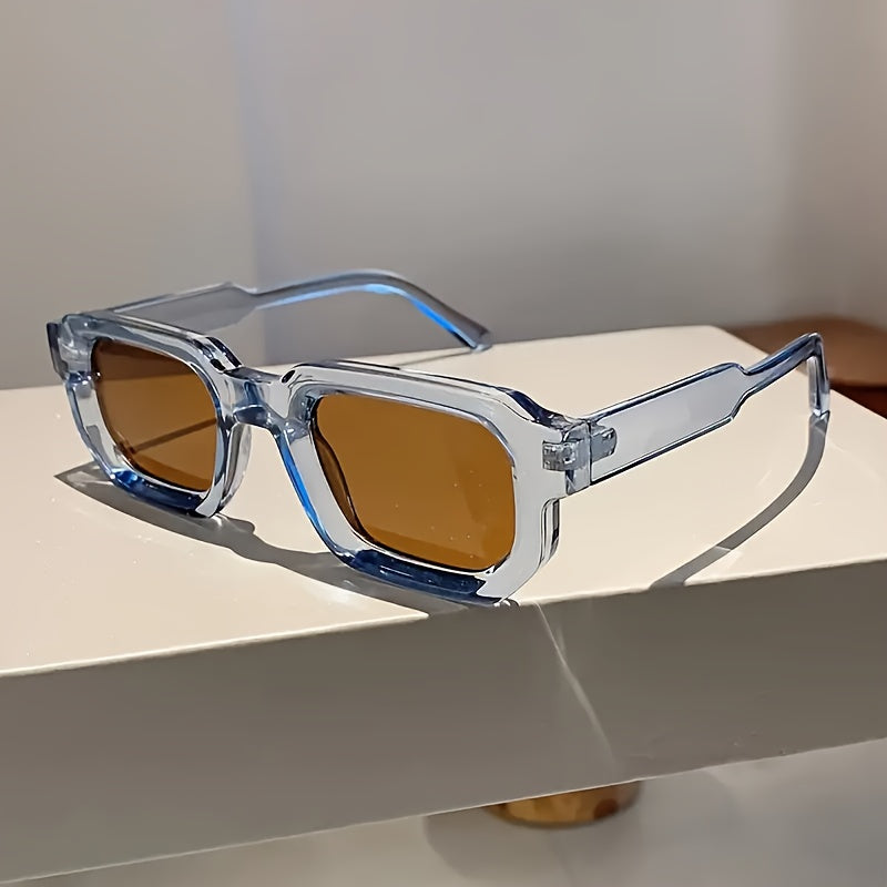 Découvrez l’élégance intemporelle avec nos lunettes de soleil au design moderne.